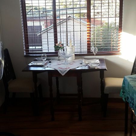 Monica'S Cottage Johannesburg Ngoại thất bức ảnh